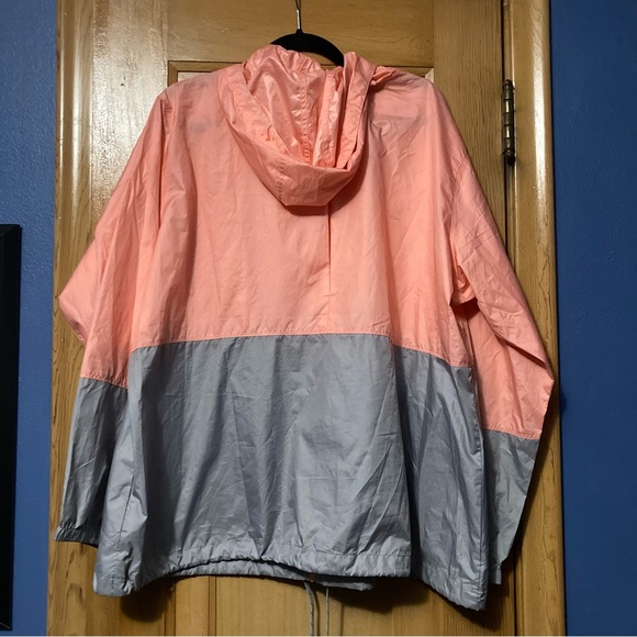 Two-Tone Peach and Light Gray Columbia Windbreaker - Picture 2 of 4